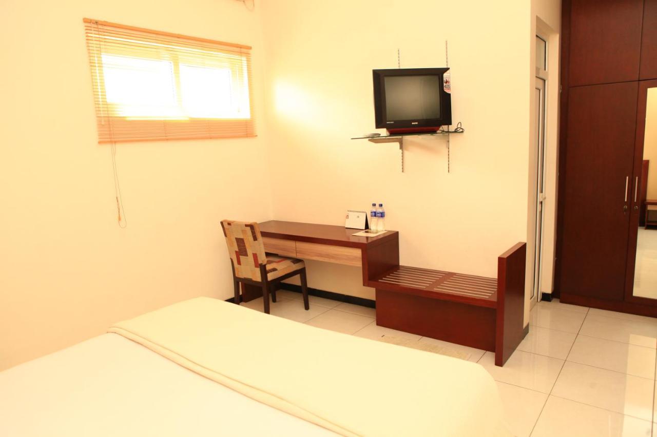 Hotel Arya Graha Semarang Exterior foto