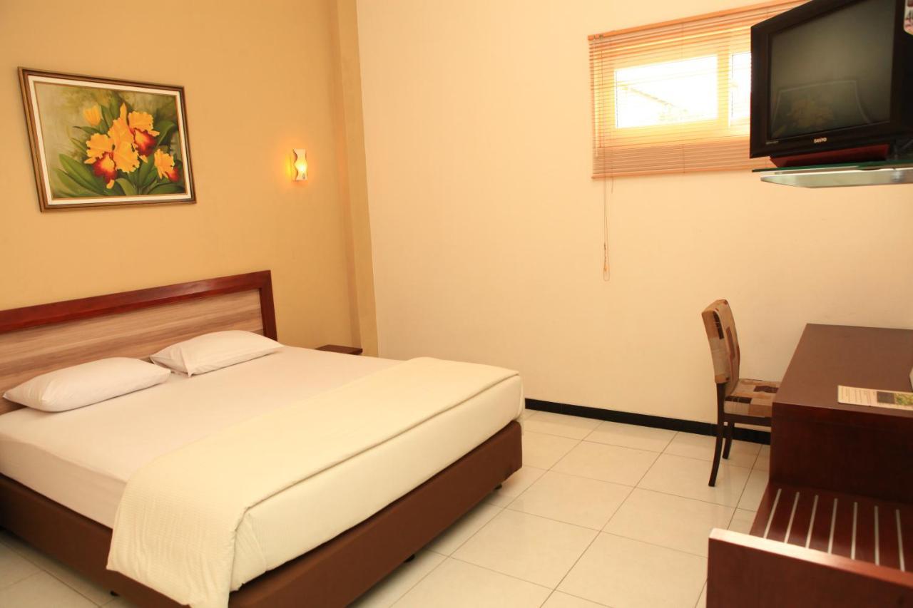 Hotel Arya Graha Semarang Exterior foto