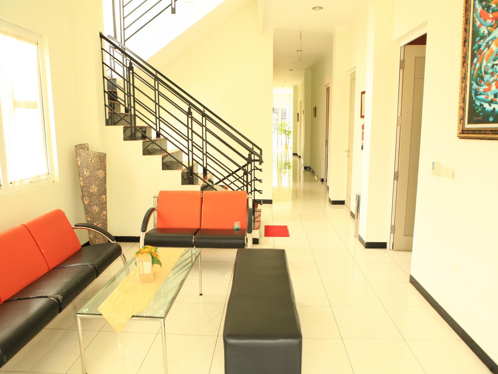 Hotel Arya Graha Semarang Exterior foto