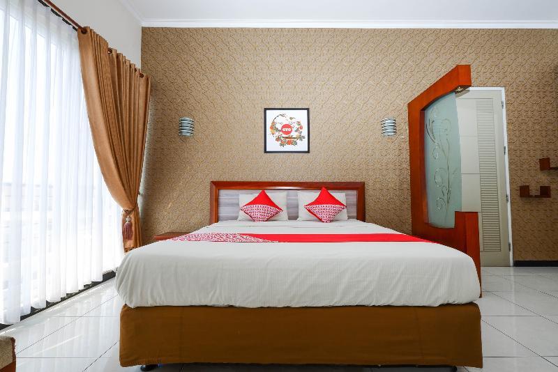 Hotel Arya Graha Semarang Exterior foto